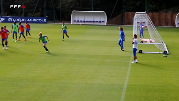 Les Bleues last training session before Greece